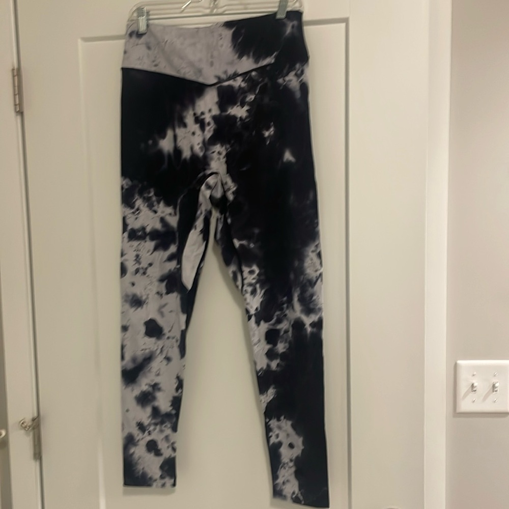 Balance Athletica Tie-Dye Cloud Legging Size XXL